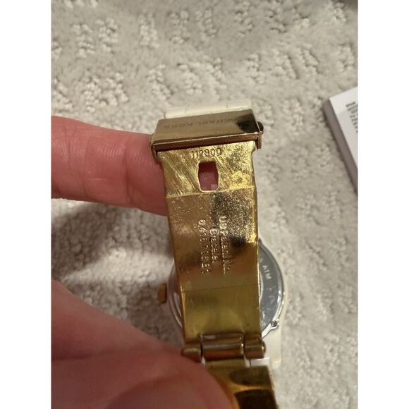 Michael Kors MM5249 Women's White Acrylic Analog Dial Quartz Wrist Watch JNA282 - Picture 6 of 12